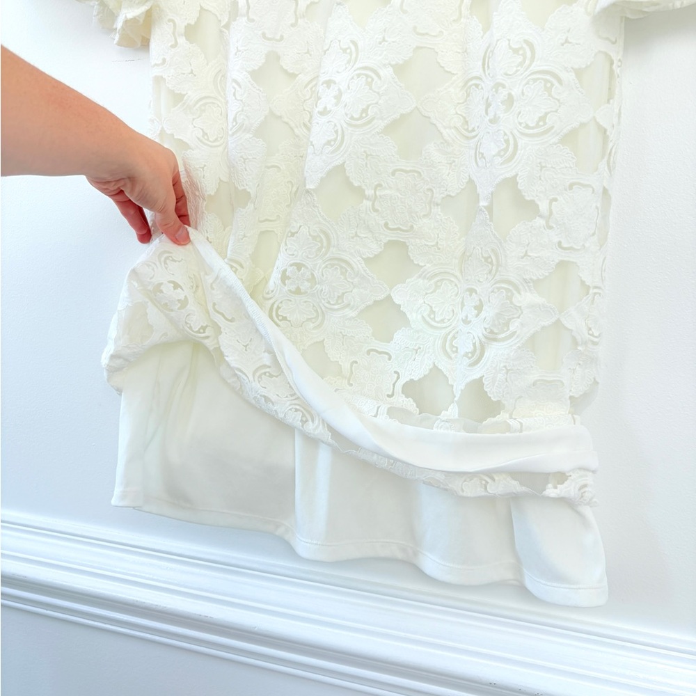 Elegant White Lace Dress Size Small - Picture 2 of 4